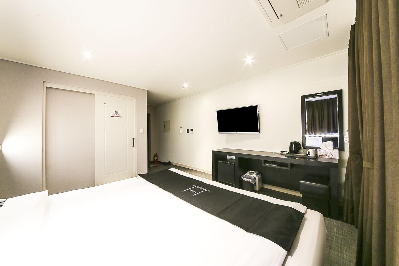 Publico Hotel Seogwipo Exterior photo